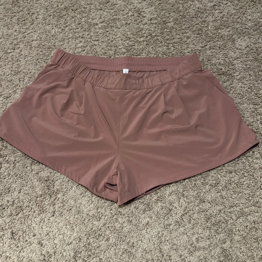 Lululemon Stroll at Sundown Short